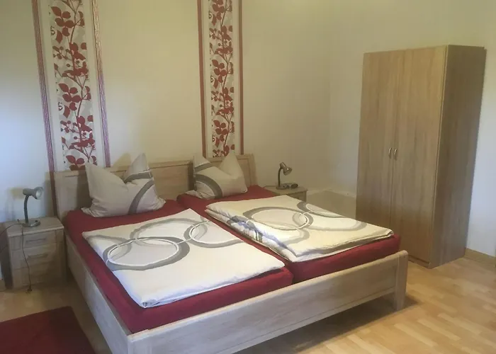 Two Separate Under One Roof بيت للعطل Trendelburg